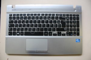 Clavier Samsung NP 300E5E avec plasturgie GRISE