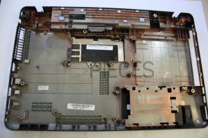Plasturgie coque inferieure Toshiba Satellite L655D