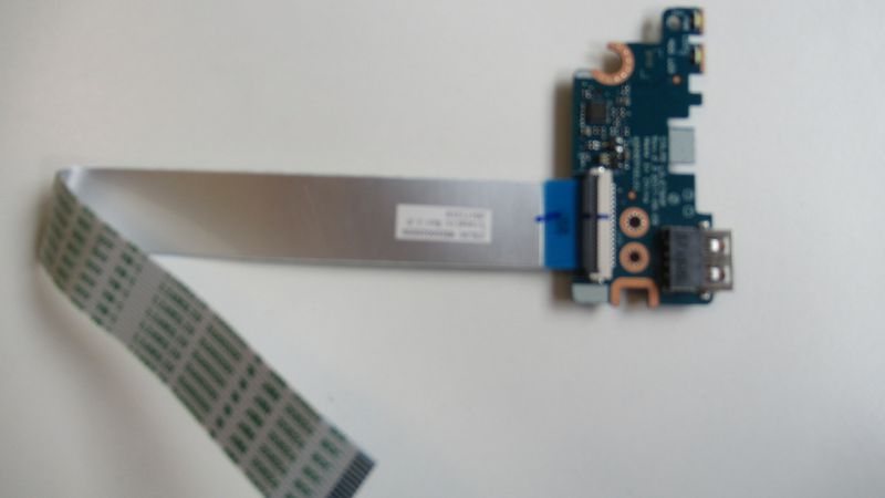 Carte port USB + carte SD HP Pavilion 15-BS074NF Carte port USB + carte SD HP Pavilion 15-BS074NF