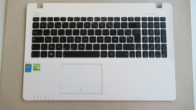 Clavier Asus F 552L avec plasturgie Blanche