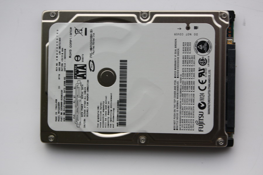 Disque SATA 2"1/2 Fujitsu 200 Go