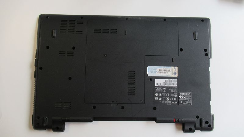 Plasturgie coque inferieure Acer Aspire 7250G