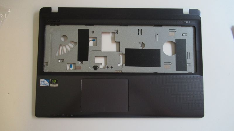 Plasturgie coque superieure ASUS X 55VD