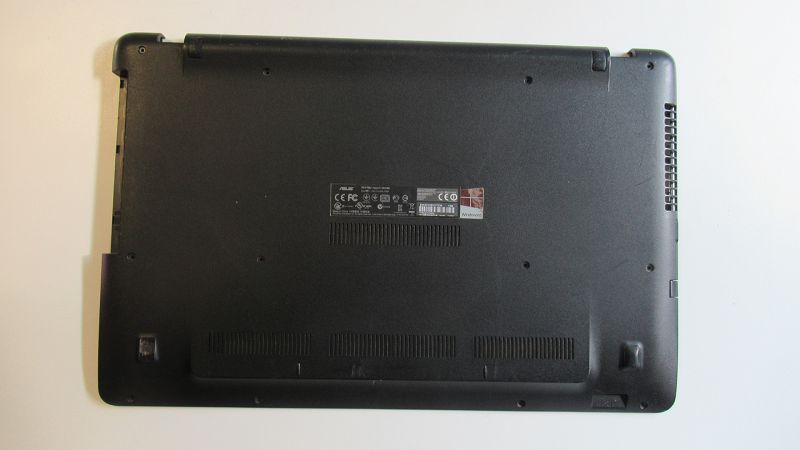 Plasturgie coque inferieure ASUS F 750J