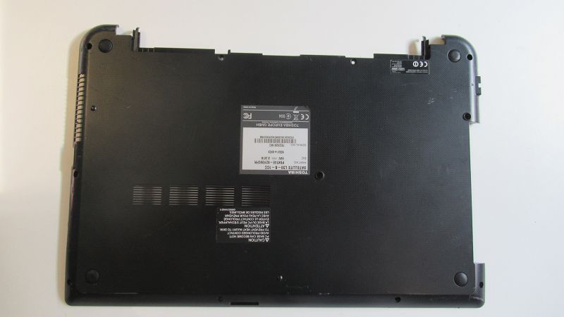 Plasturgie coque inferieure Toshiba Satellite L50-B-1CC