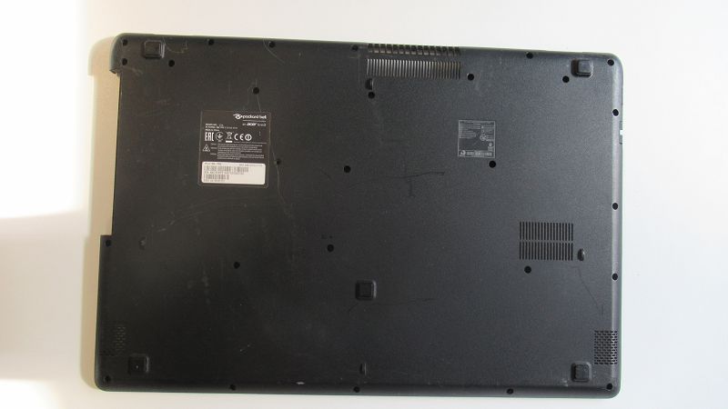 Plasturgie coque inferieure Packard Bell Easynote ENLG71BM