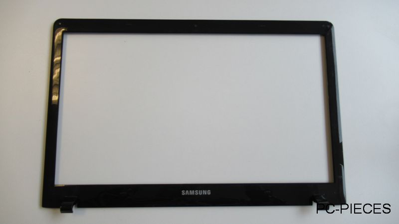 Plasturgie facade tour ecran Noir Samsung NP-270E5C