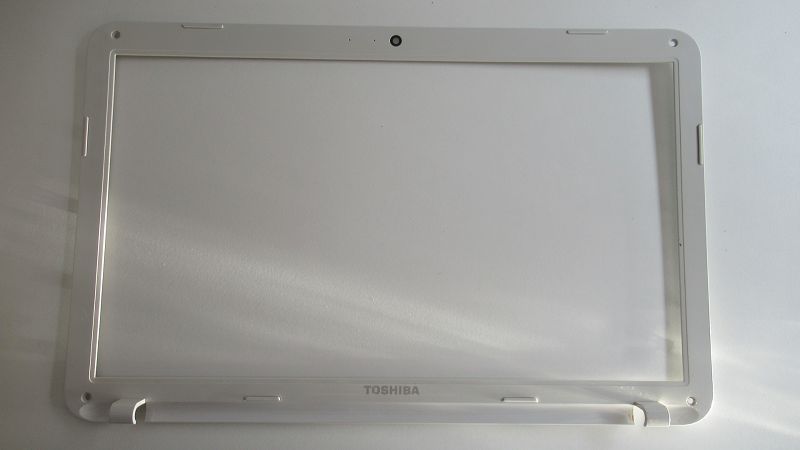 Plasturgie tour facade ecran Toshiba Satellite L850